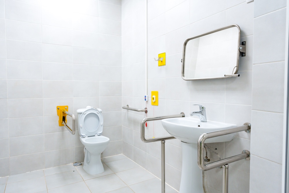 accessible-restroom-with-safety-features-and-ameni
